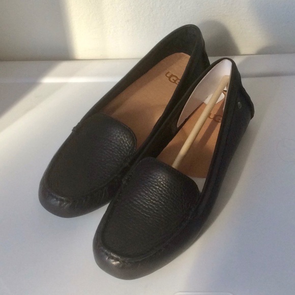 NIB ! UGG Driving Mocassin - Picture 2 of 8